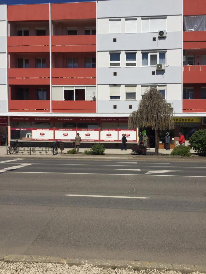 Marika Apartman Hajdúszoboszló Esterno foto